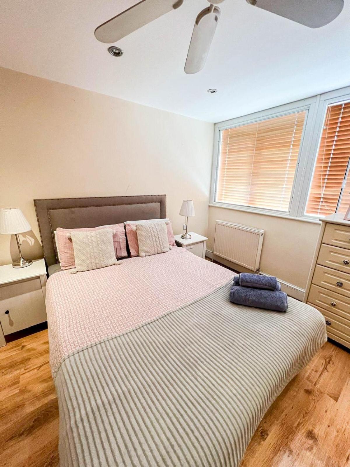 Apartment Lovely 1 Bedroom Flat In West Kensington London, Shepherd's Bush
