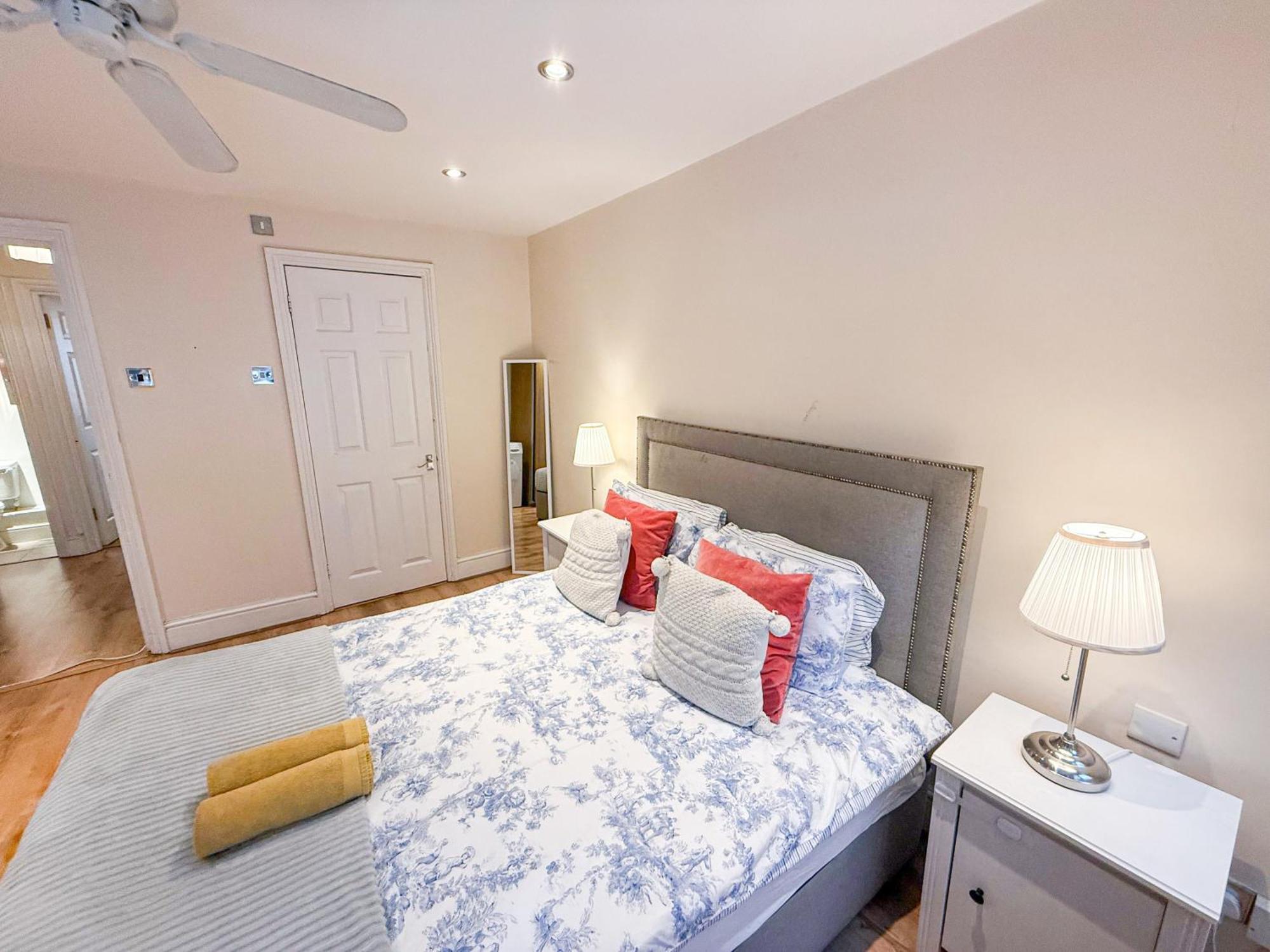 Apartment Lovely 1 Bedroom Flat In West Kensington London, Shepherd's Bush *