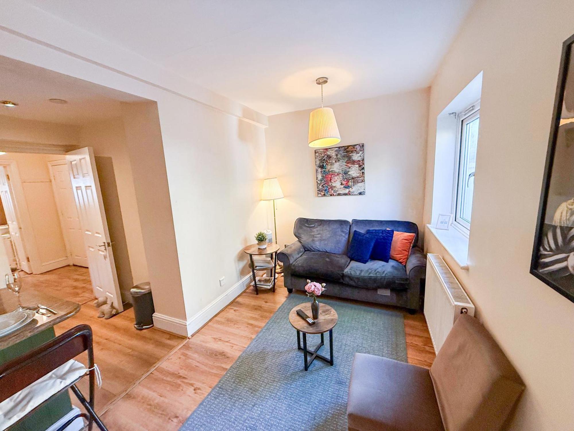 Apartment Lovely 1 Bedroom Flat In West Kensington London, Shepherd's Bush London